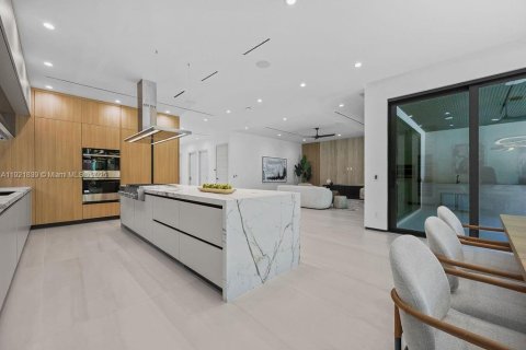 Купить виллу или дом в Форт-Лодердейл, Флорида 4 спальни, 353.4м2, № 1975750 - фото 21