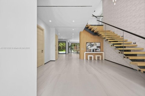 Купить виллу или дом в Форт-Лодердейл, Флорида 4 спальни, 353.4м2, № 1975750 - фото 3