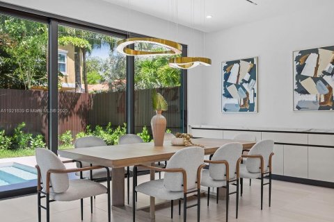 Купить виллу или дом в Форт-Лодердейл, Флорида 4 спальни, 353.4м2, № 1975750 - фото 12
