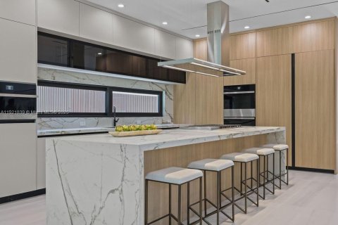 Купить виллу или дом в Форт-Лодердейл, Флорида 4 спальни, 353.4м2, № 1975750 - фото 2