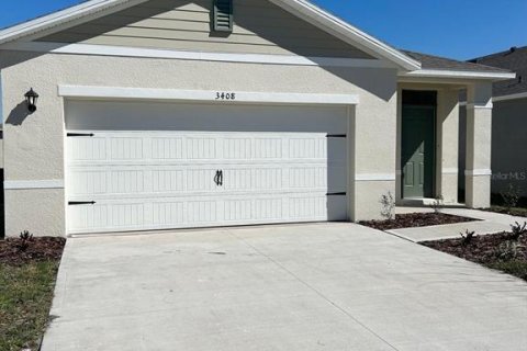 House in Winter Haven, Florida 4 bedrooms, 159.14 sq.m. № 2231952 - photo 2