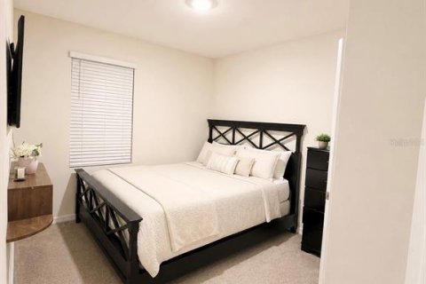 House in Winter Haven, Florida 4 bedrooms, 159.14 sq.m. № 2231952 - photo 7