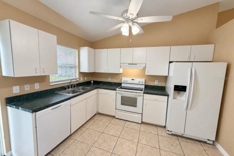 House in Sarasota, Florida 3 bedrooms, 127.83 sq.m. № 2403712 - photo 5