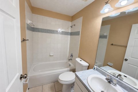 House in Sarasota, Florida 3 bedrooms, 127.83 sq.m. № 2403712 - photo 16