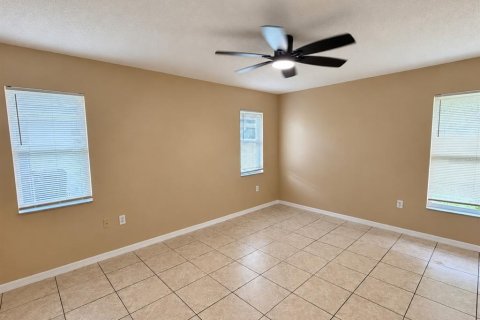 House in Sarasota, Florida 3 bedrooms, 127.83 sq.m. № 2403712 - photo 13