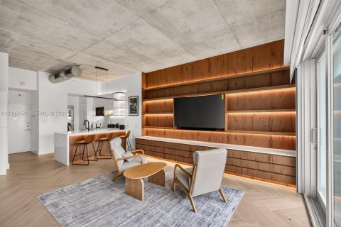 Condo in Miami Beach, Florida  № 2400030 - photo 10