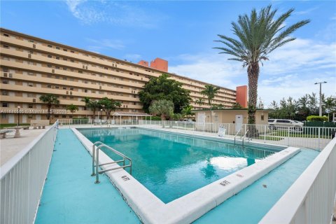 Condominio en venta en Miami, Florida, 1 dormitorio, 98.66 m2 № 1980015 - foto 7