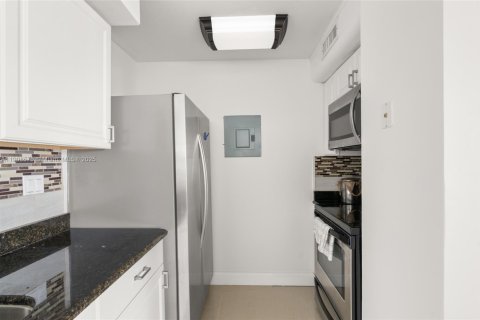 Condominio en venta en Hollywood, Florida, 2 dormitorios, 104.98 m2 № 1966305 - foto 11