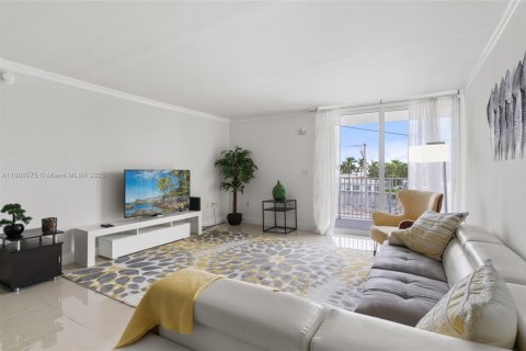 Condominio en venta en Hollywood, Florida, 2 dormitorios, 104.98 m2 № 1966305 - foto 6