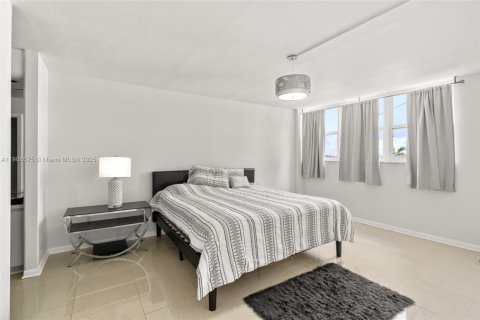 Condominio en venta en Hollywood, Florida, 2 dormitorios, 104.98 m2 № 1966305 - foto 12