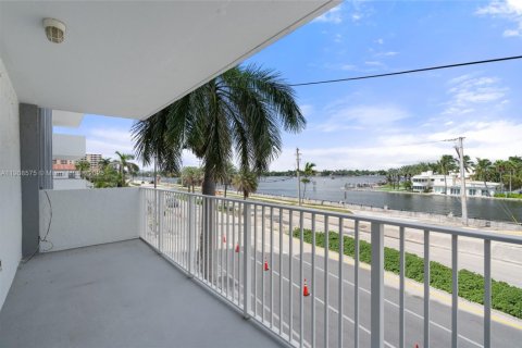 Condominio en venta en Hollywood, Florida, 2 dormitorios, 104.98 m2 № 1966305 - foto 19