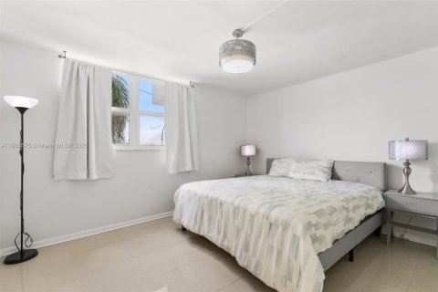 Condominio en venta en Hollywood, Florida, 2 dormitorios, 104.98 m2 № 1966305 - foto 17