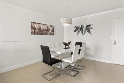 Condominio en venta en Hollywood, Florida, 2 dormitorios, 104.98 m2 № 1966305 - foto 8