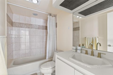 Condominio en venta en Hollywood, Florida, 2 dormitorios, 104.98 m2 № 1966305 - foto 18