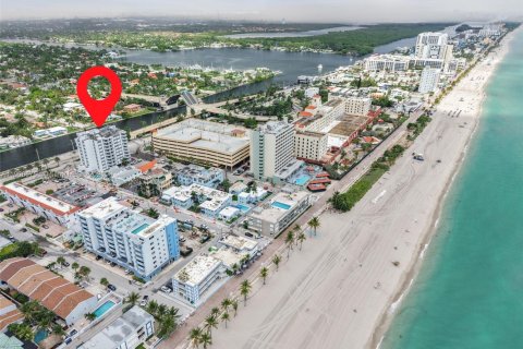 Condominio en venta en Hollywood, Florida, 2 dormitorios, 104.98 m2 № 1966305 - foto 29