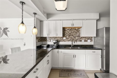 Condominio en venta en Hollywood, Florida, 2 dormitorios, 104.98 m2 № 1966305 - foto 10