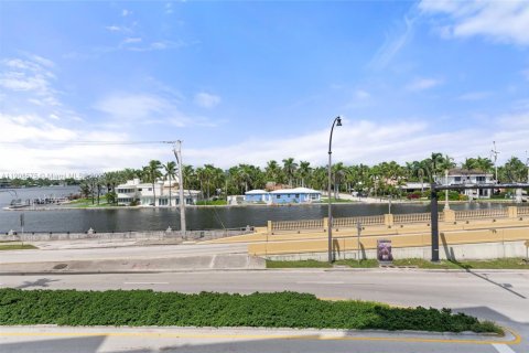 Condominio en venta en Hollywood, Florida, 2 dormitorios, 104.98 m2 № 1966305 - foto 21