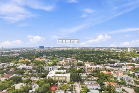 Immobilier commercial à louer à Fort Lauderdale, Floride: 3 pièces, 53.88 m2 № 2350824 - photo 4
