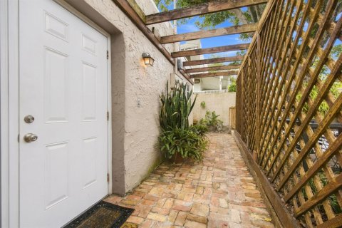 Immobilier commercial à louer à Fort Lauderdale, Floride: 3 pièces, 53.88 m2 № 2350824 - photo 8