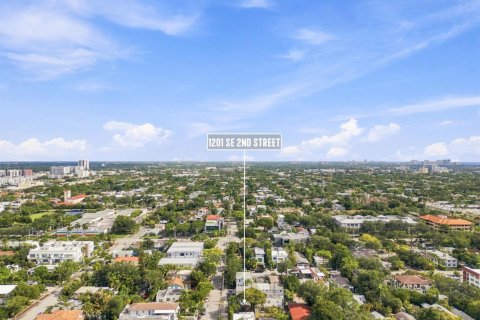 Immobilier commercial à louer à Fort Lauderdale, Floride: 3 pièces, 53.88 m2 № 2350824 - photo 2