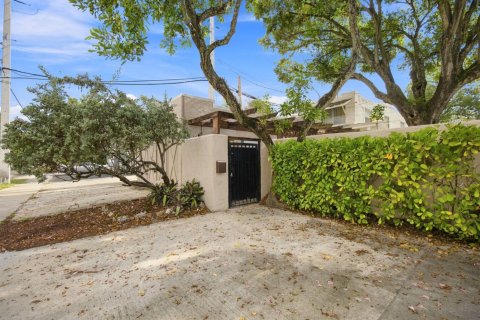 Immobilier commercial à louer à Fort Lauderdale, Floride: 3 pièces, 53.88 m2 № 2350824 - photo 6