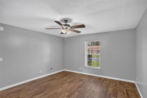 Villa ou maison à vendre à Kissimmee, Floride: 3 chambres, 153.94 m2 № 2424182 - photo 28