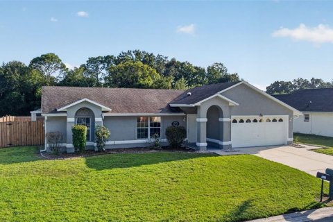 Villa ou maison à vendre à Kissimmee, Floride: 3 chambres, 153.94 m2 № 2424182 - photo 3