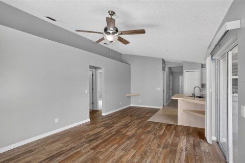 Villa ou maison à vendre à Kissimmee, Floride: 3 chambres, 153.94 m2 № 2424182 - photo 23