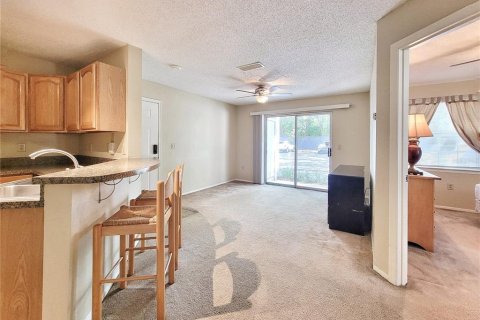 Condo in Gainesville, Florida, 1 bedroom № 2370682 - photo 10