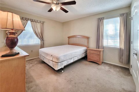 Condo in Gainesville, Florida, 1 bedroom № 2370682 - photo 13