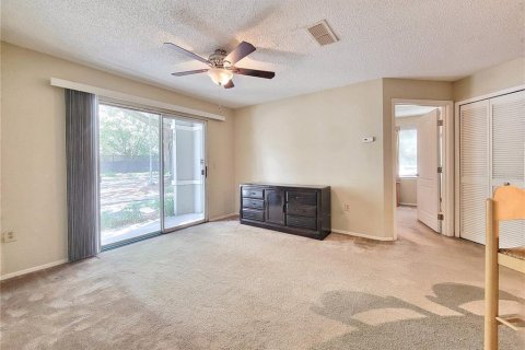 Condo in Gainesville, Florida, 1 bedroom № 2370682 - photo 6