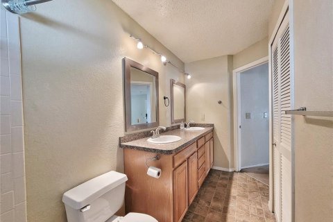 Condo in Gainesville, Florida, 1 bedroom № 2370682 - photo 15