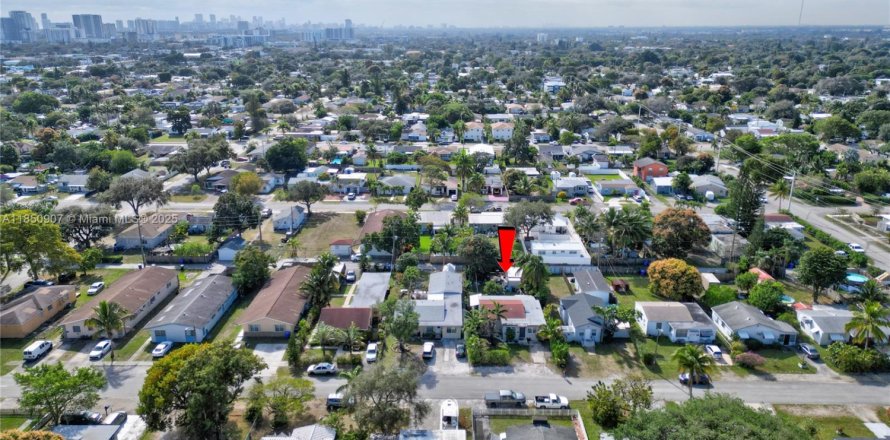 Villa ou maison à Hollywood, Floride 3 chambres, 128.02 m2 № 1872589