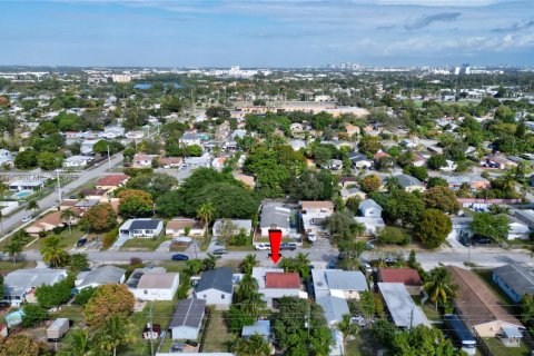 Villa ou maison à vendre à Hollywood, Floride: 3 chambres, 128.02 m2 № 1872589 - photo 4