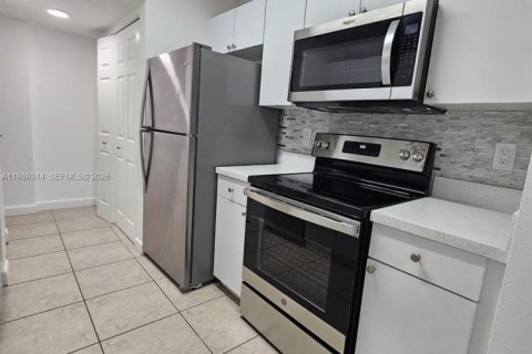 Copropriété à louer à Miami, Floride: 3 chambres, 110.55 m2 № 2051495 - photo 23