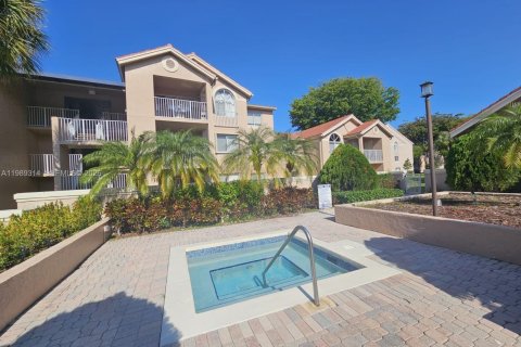 Copropriété à louer à Miami, Floride: 3 chambres, 110.55 m2 № 2051495 - photo 9