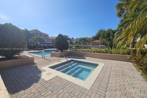 Copropriété à louer à Miami, Floride: 3 chambres, 110.55 m2 № 2051495 - photo 7