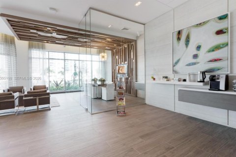 Copropriété à louer à North Miami Beach, Floride: 2 chambres, 135.54 m2 № 2170129 - photo 18