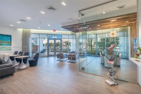 Copropriété à louer à North Miami Beach, Floride: 2 chambres, 135.54 m2 № 2170129 - photo 5