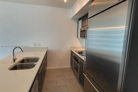 Снять в аренду кондоминиум в Майами, Флорида 1 спальня, 68.56м2, № 2044726 - фото 3