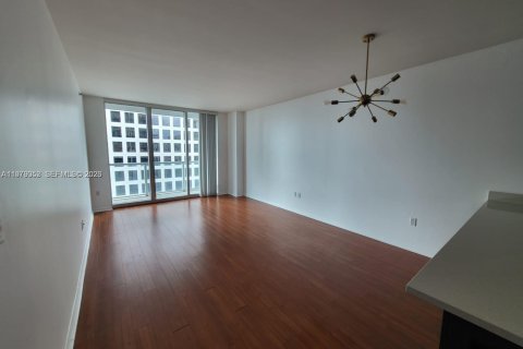 Снять в аренду кондоминиум в Майами, Флорида 1 спальня, 68.56м2, № 2044726 - фото 5