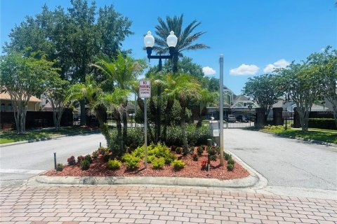 Casa en venta en Orlando, Florida, 3 dormitorios, 245.35 m2 № 2226018 - foto 2