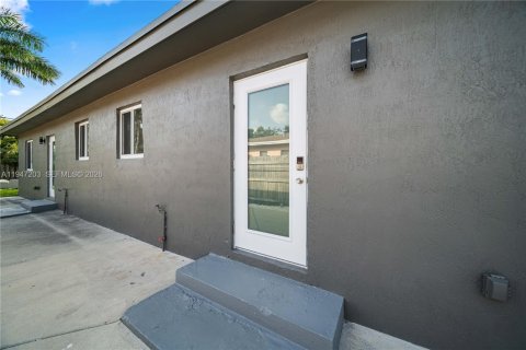 Immobilier commercial à vendre à Miami, Floride: 147.53 m2 № 2004610 - photo 5