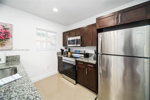 Immobilier commercial à vendre à Miami, Floride: 147.53 m2 № 2004610 - photo 10