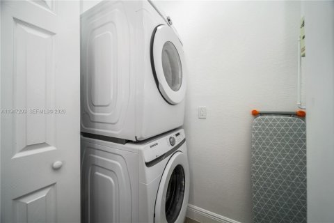 Immobilier commercial à vendre à Miami, Floride: 147.53 m2 № 2004610 - photo 16