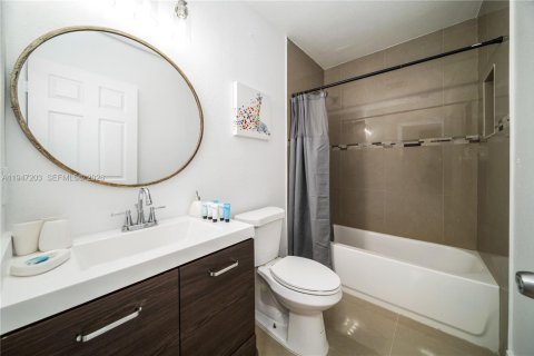 Immobilier commercial à vendre à Miami, Floride: 147.53 m2 № 2004610 - photo 23