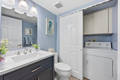 Townhouse in Davie, Florida 3 bedrooms, 153.66 sq.m. № 2026582 - photo 13