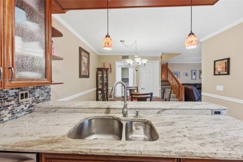 Townhouse in Davie, Florida 3 bedrooms, 153.66 sq.m. № 2026582 - photo 12