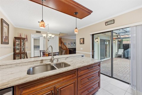 Townhouse in Davie, Florida 3 bedrooms, 153.66 sq.m. № 2026582 - photo 10