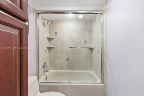 Townhouse in Davie, Florida 3 bedrooms, 153.66 sq.m. № 2026582 - photo 23